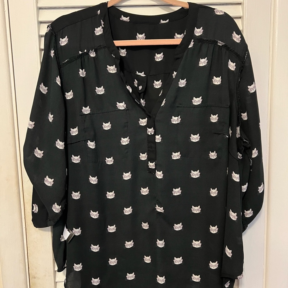 Torrid Harper Blouse Size 2 Cats with glasses print